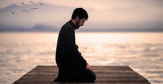 755x390-bu-yanlislari-bircok-musluman-namaz-kilarken-yapiyor